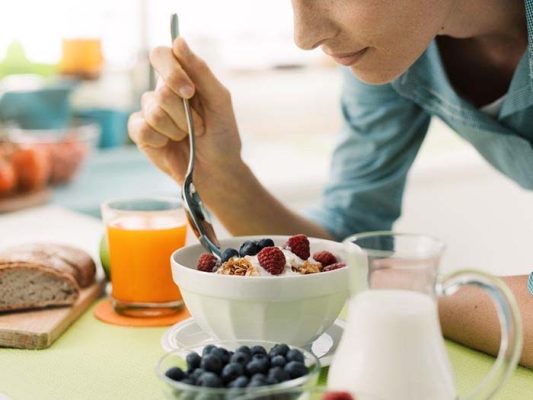 Bạn có biết nên ăn sữa chua lúc nào tốt nhất không?