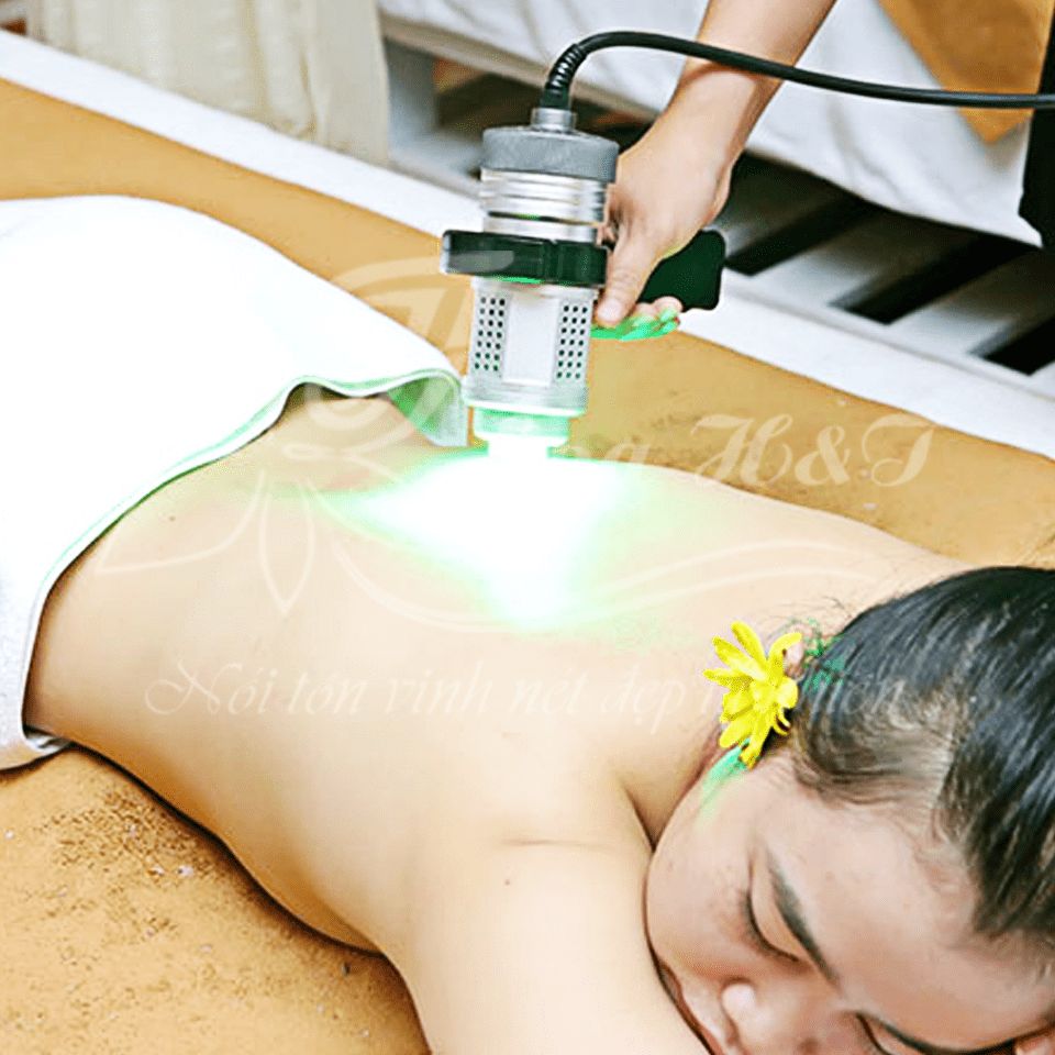 Top 10 Spa trị mụn lưng uy tín & hiệu quả tại TPHCM