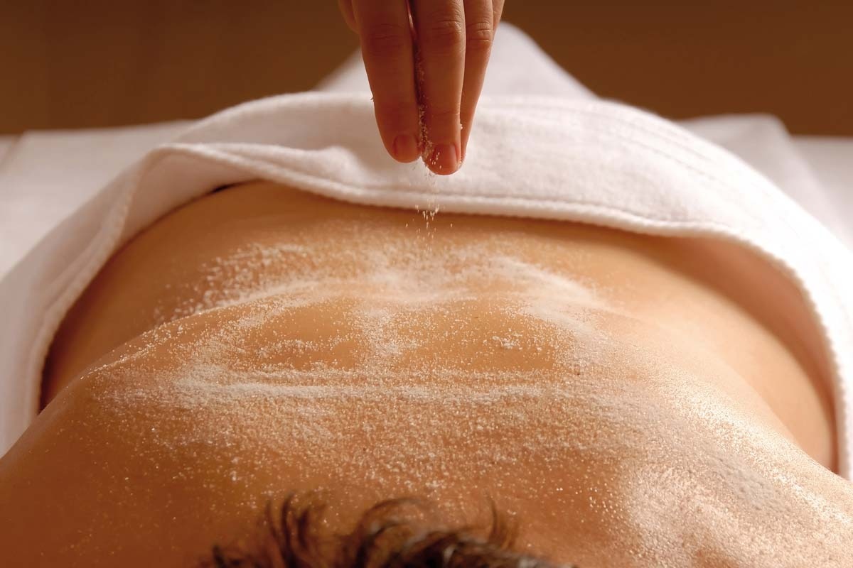 Top 10 Spa trị mụn lưng uy tín & hiệu quả tại TPHCM