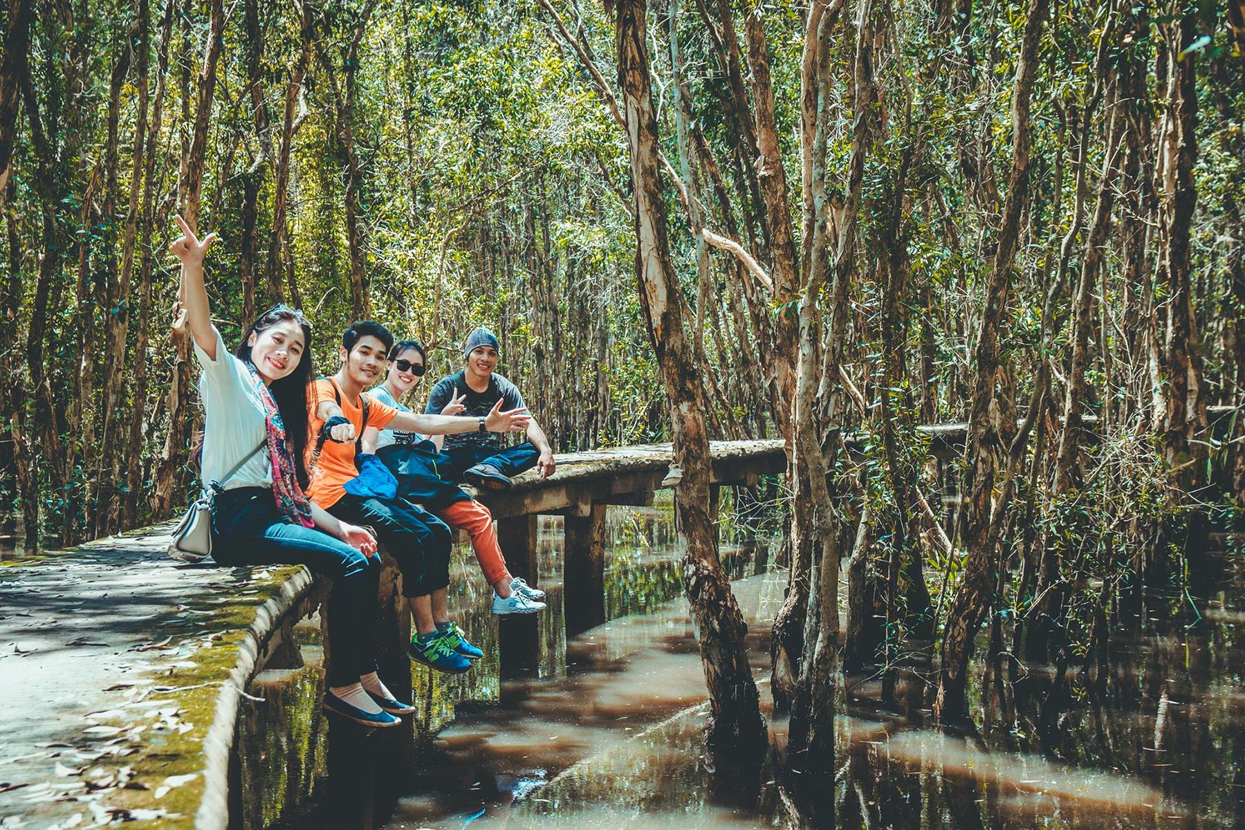 Top 10 địa điểm du lịch khó chối từ ở Miền Tây