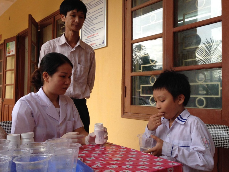 Hướng dẫn cách tẩy giun cho học sinh cấp 2
