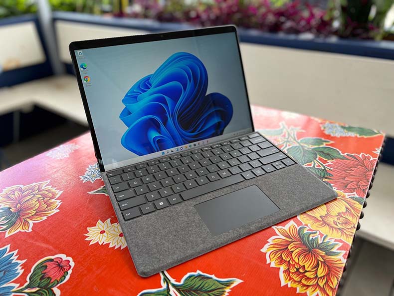 Đánh giá Surface Pro 8: Máy tính bảng Windows tốt nhất của Microsoft.
