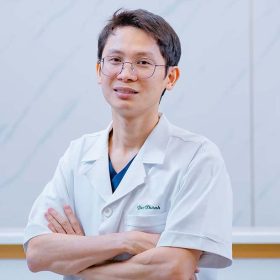 Dr Duy Thành hướng dẫn cách chăm sóc sau cấy tóc tự thân