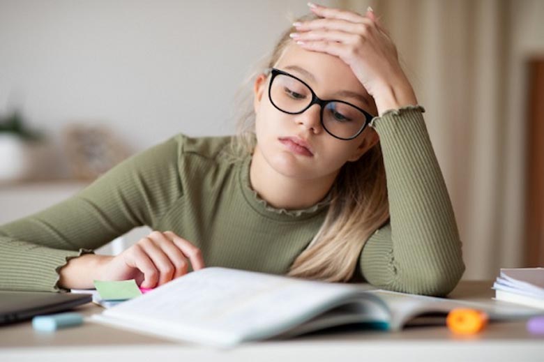 Gặp khó khăn khi viết luận văn? Đâu là giải pháp cho vấn đề này?