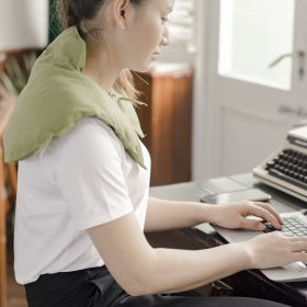 Tổng hợp 3 cách thư giãn vùng cổ cho dân văn phòng