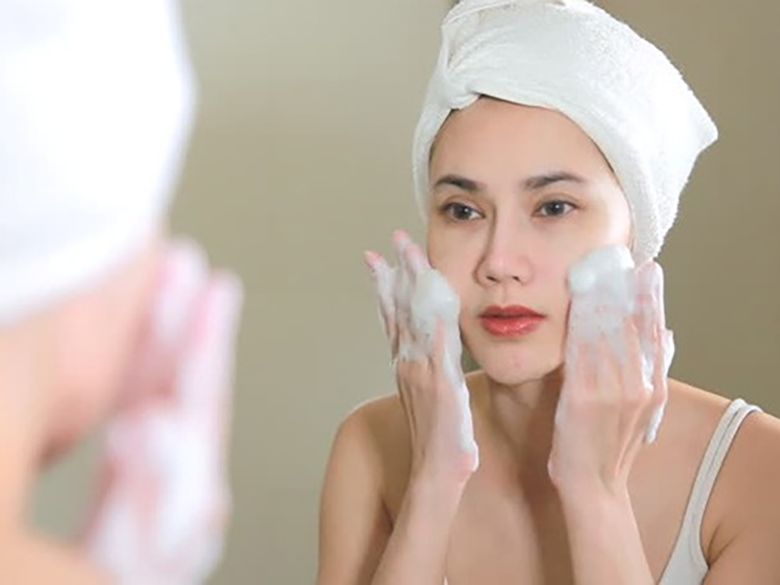 RỬA MẶT BAO NHIÊU LẦN LÀ ĐỦ ĐỐI VỚI DA DẦU?