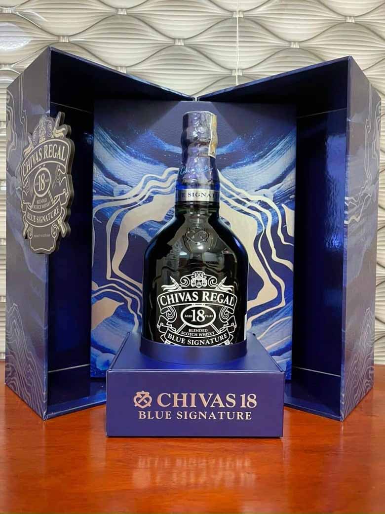 Rượu Chivas 18 - Dòng rượu Chivas đẳng cấp từ hương vị đến màu sắc và thiết kế 