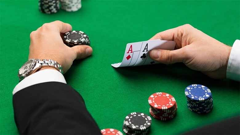 Xì Tố Là Gì? Khám Phá Những Điều Bạn Cần Biết Khi Chơi 